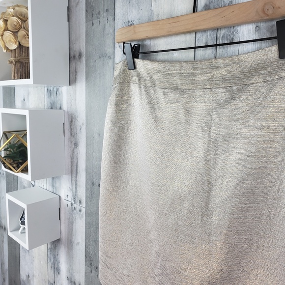 LOFT | Gold Metallic Pencil Skirt - Picture 3 of 5